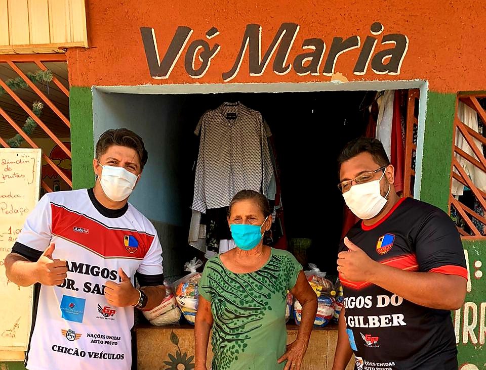 AÇÃO SOCIAL: Vereador eleito e médico realizam doação de várias cestas básicas na capital