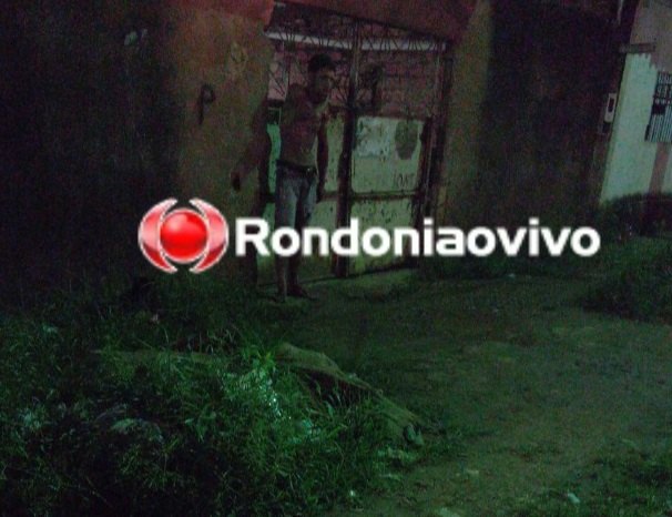 VÍDEO: Jovem tenta defender a mãe e é atacado a facadas