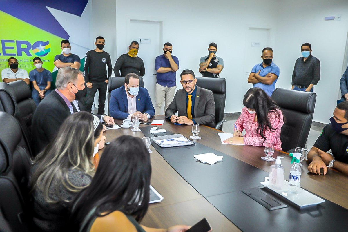 POLICIAIS PENAIS: Deputado Anderson leva reivindicações da categoria ao presidente da ALE/RO