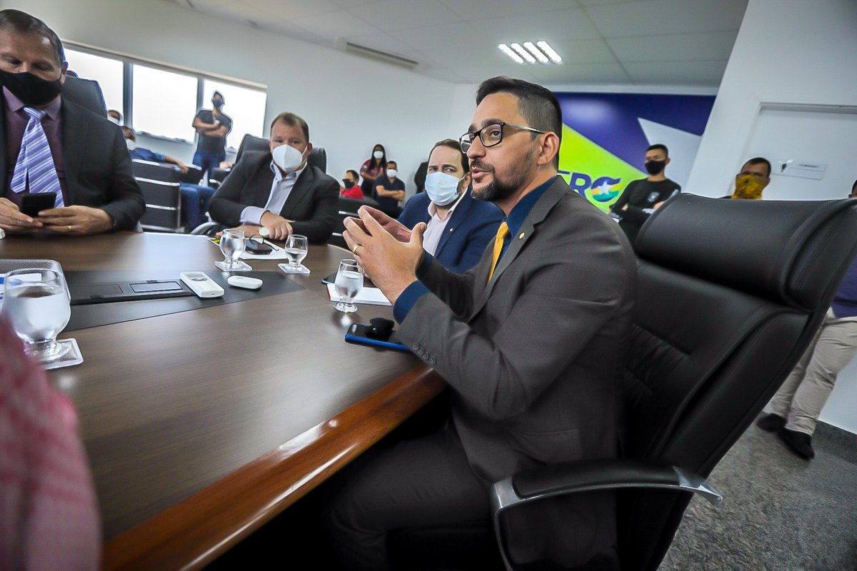POLICIAIS PENAIS: Deputado Anderson leva reivindicações da categoria ao presidente da ALE/RO