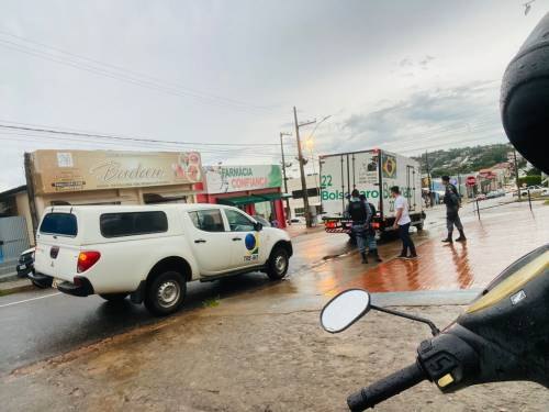 POLÍCIA MILITAR: Justiça Eleitoral acompanha abordagem de caminhão com propaganda política