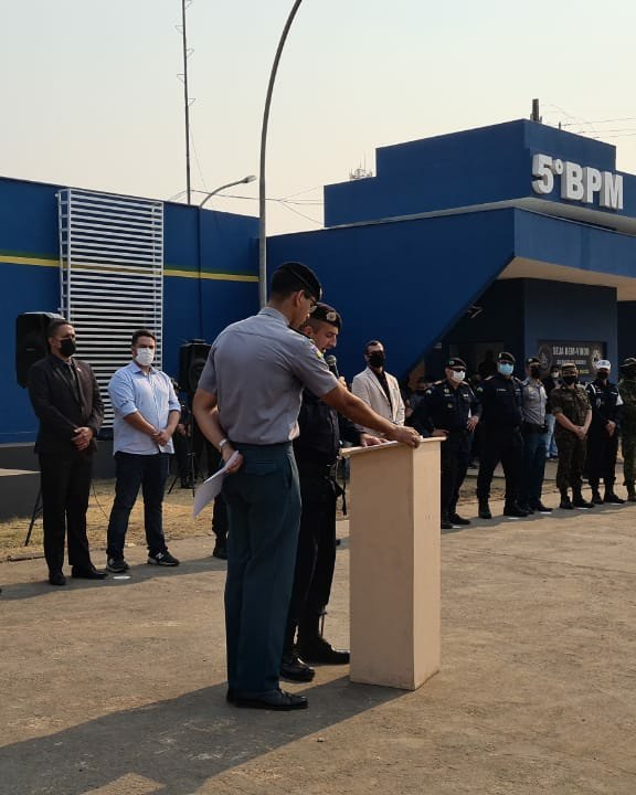 FORMATURA: Leo Moraes participa de passagem de comando do 5º Batalhão da PM