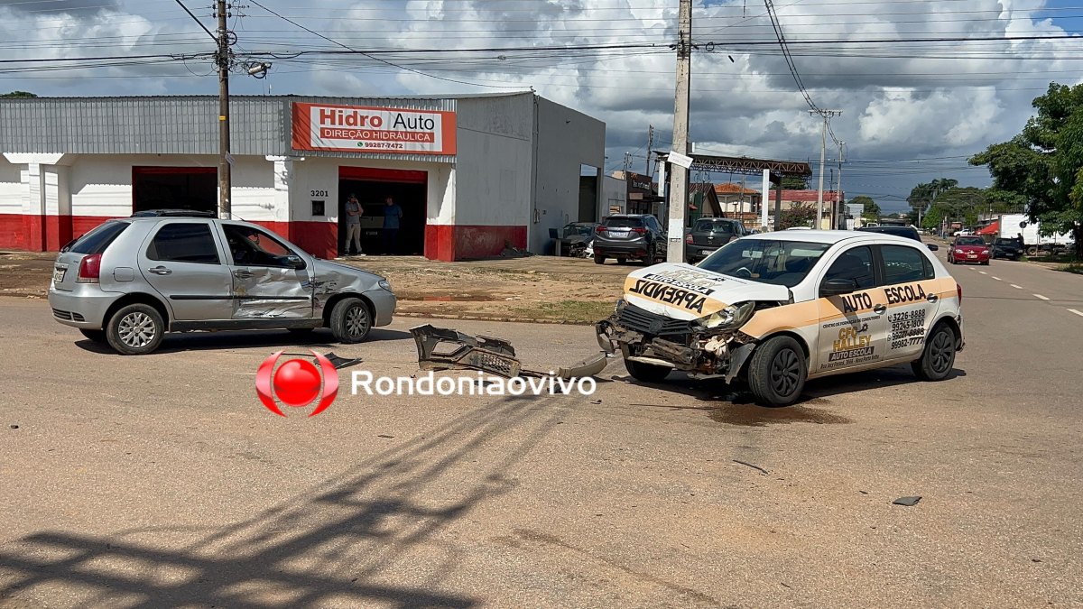 VÍDEO: Forte batida envolve carro de autoescola em Porto Velho