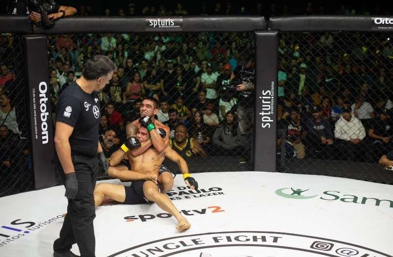 SEM APOIO: Rondoniense viaja três dias de ônibus para vencer luta de MMA em São Paulo