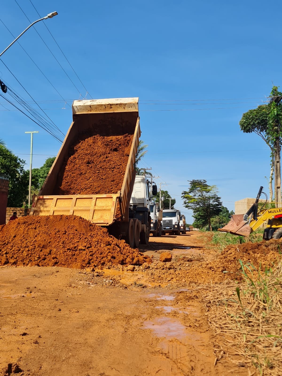 EDWILSON NEGREIROS: Vereador solicita e SEMAGRIC providencia limpeza e encascalhamento em bairro