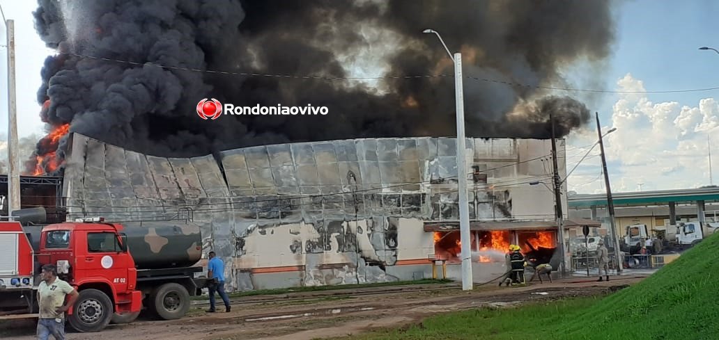 SINISTRO: Confira fotos do incêndio que destruiu loja de pneus em Porto Velho