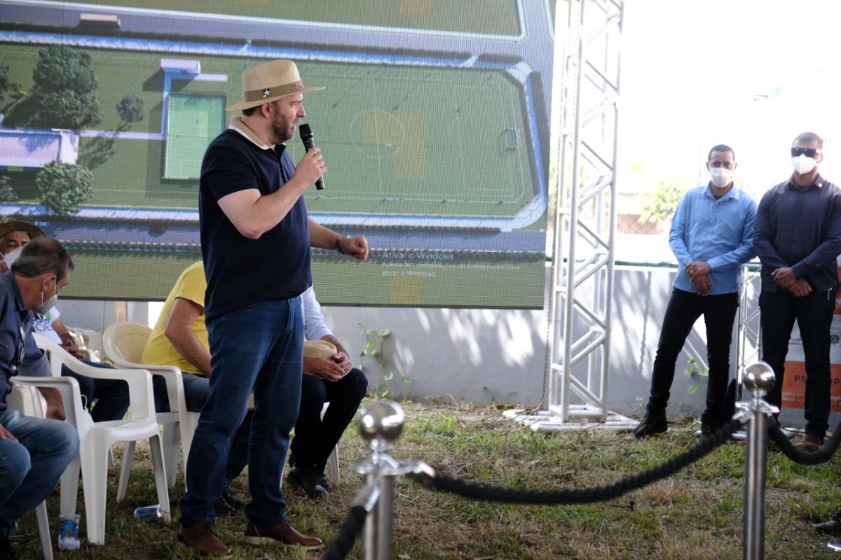 PRESIDENTE DA ALE: Alex Redano participa do lançamento do Tchau Poeira em Pimenta Bueno 