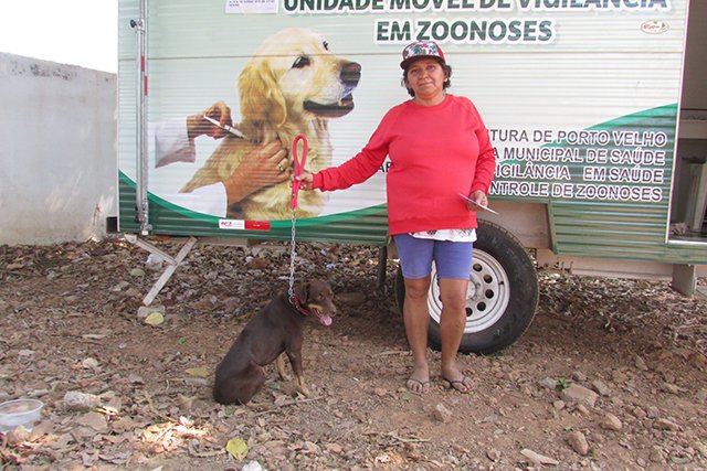 BOA AÇÃO: Vereador Aleks Palitot entrega ração para ONG animal