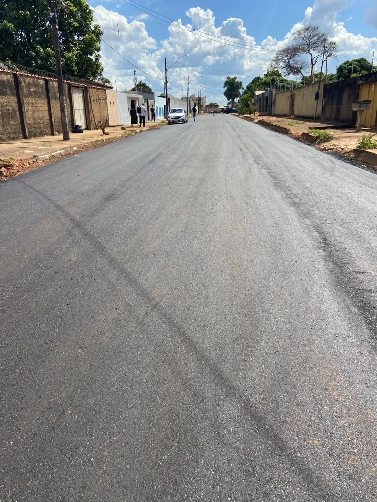 MELHORIAS: Prefeitura asfalta ruas na zona sul a pedido do vereador Edmilson Dourado