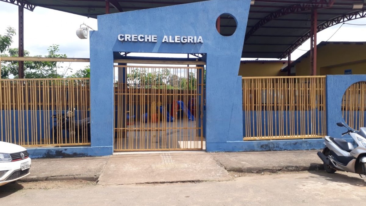  VEREADOR: Mutirão de limpeza é realizado na Escola Alegria a pedido de Edimilson Dourado