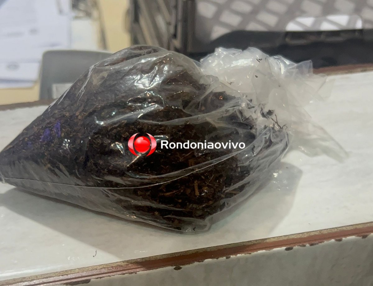 VEJA VÍDEO: Jovem é presa tentando entrar com drogas e tabaco nas partes íntimas