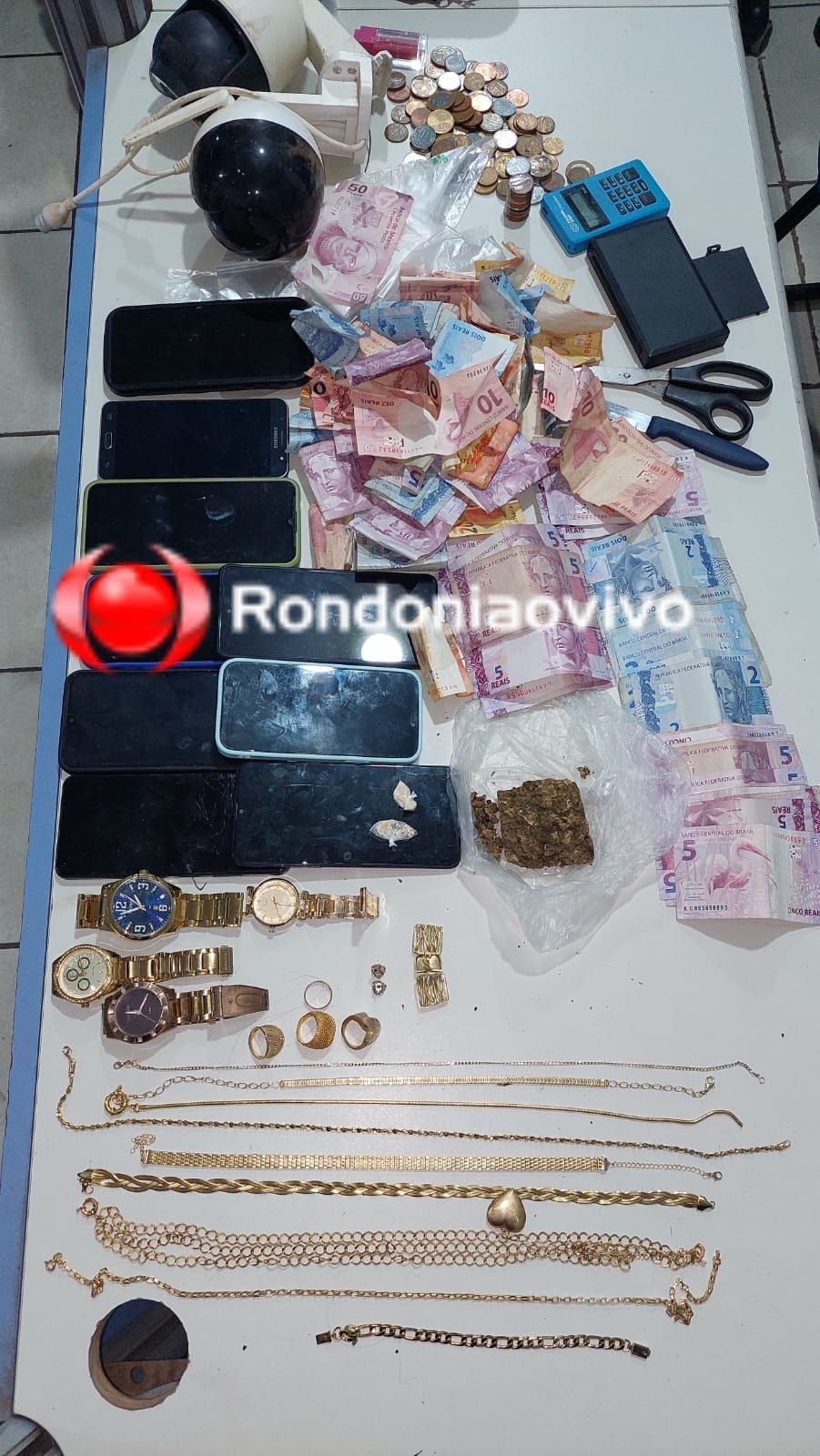 'BOCA DA MARICA': Equipe do sgt Machado prende mãe e filho por tráfico em restaurante 