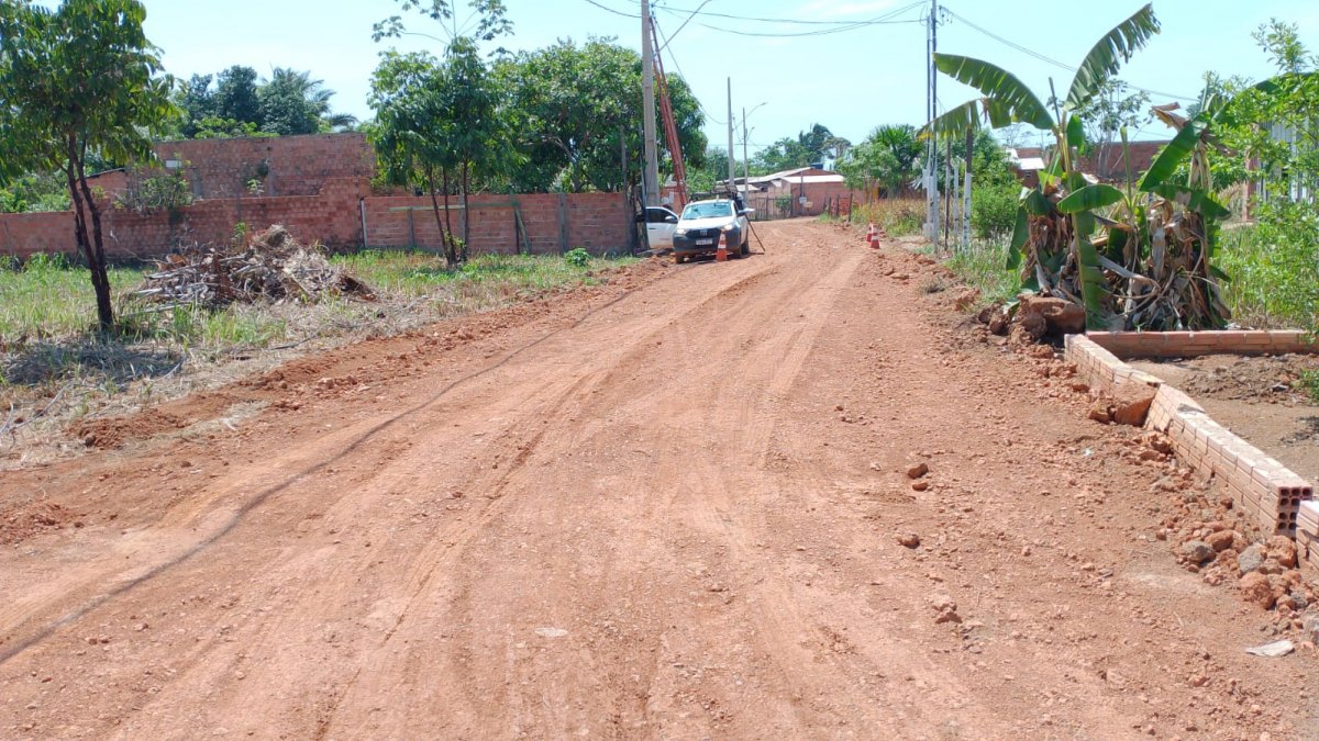 EDWILSON NEGREIROS: Prefeitura atende vereador e providencia limpeza e encascalhamento no Parque Amazônia