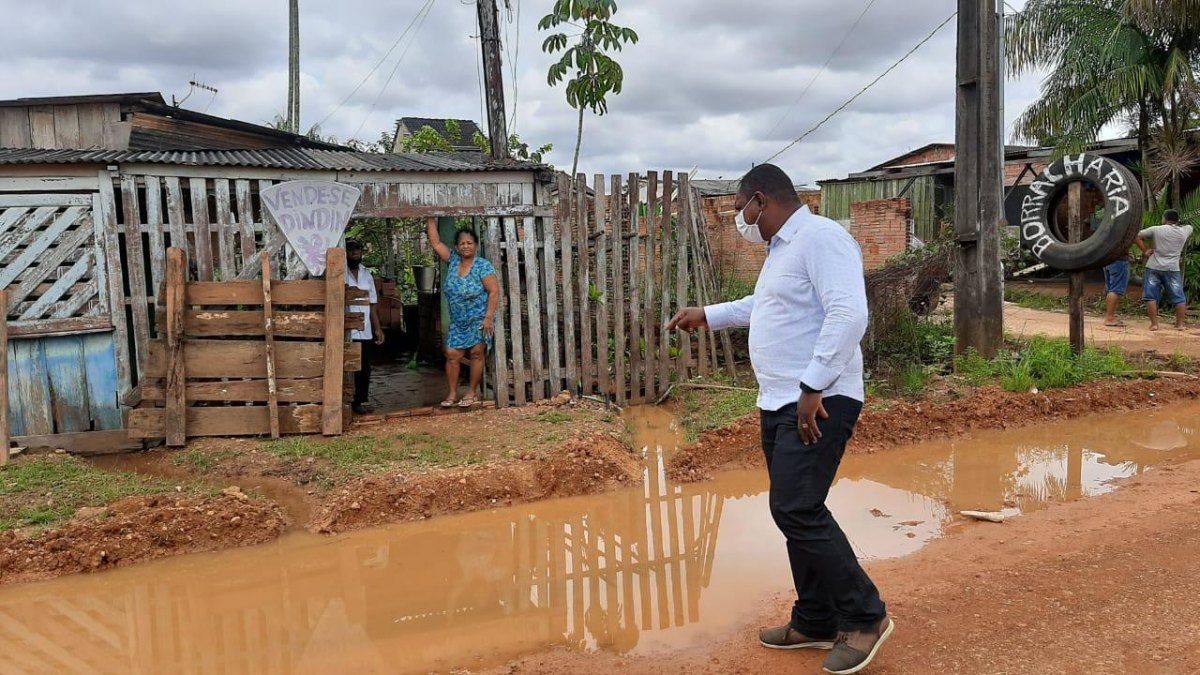 ZONA LESTE: Vereador Vanderlei Silva visita bairro Texeirão e pede melhorias 