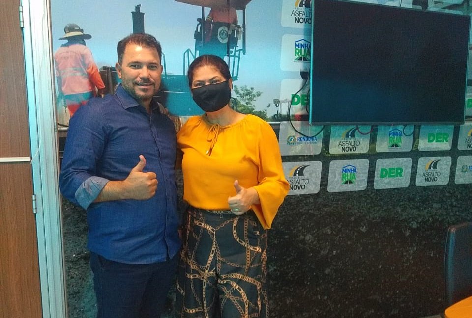 DISTRITO DE TARILÂNDIA: Em reunião com diretor do DER, Cassia cobra asfalto nas serras da RO-464