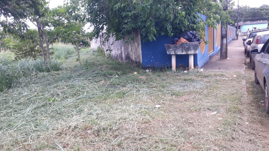  VEREADOR: Mutirão de limpeza é realizado na Escola Alegria a pedido de Edimilson Dourado