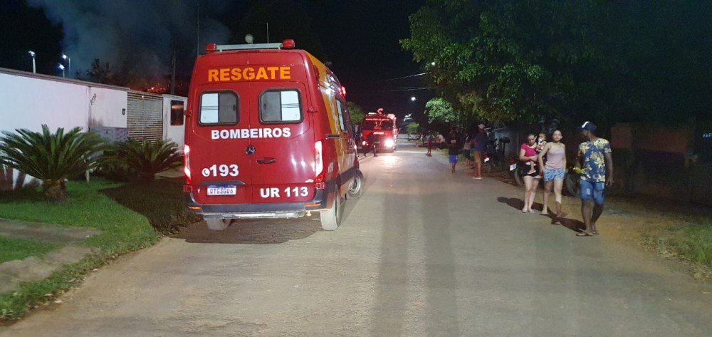 Mulher ateia fogo na cama ao flagrar marido com outra