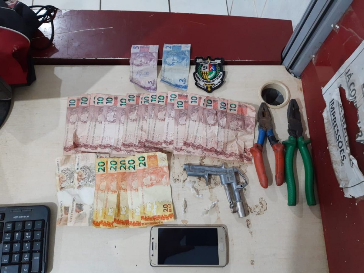 SE DEU MAL: PM prende assaltante que havia acabado de roubar panificadora com arma falsa