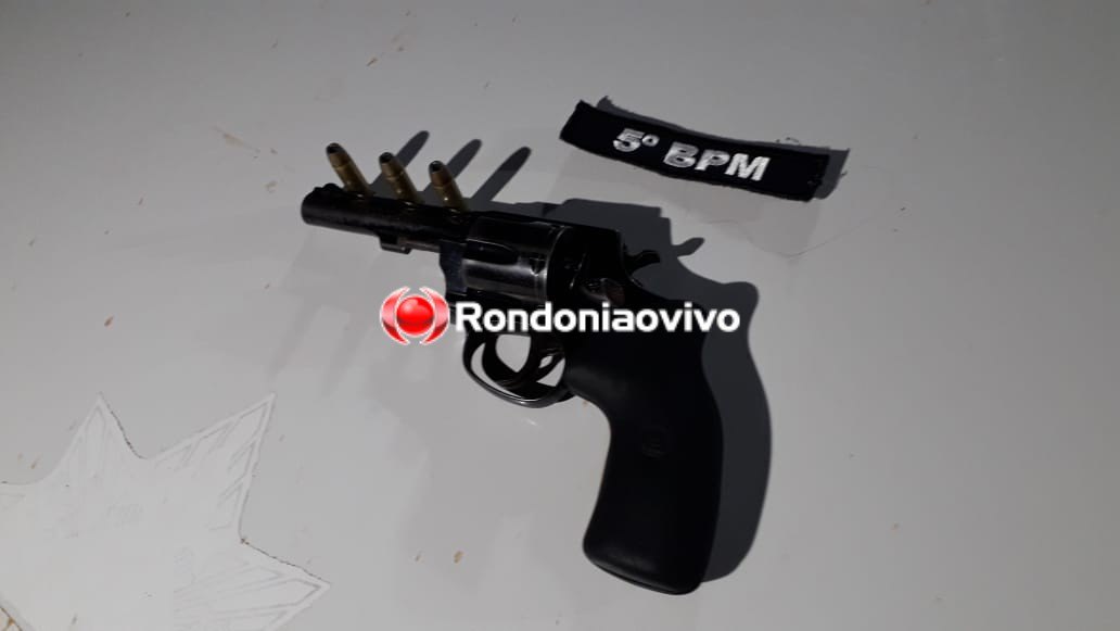 PERSEGUIÇÃO: Polícia prende jovem em carro roubado e armado com revólver