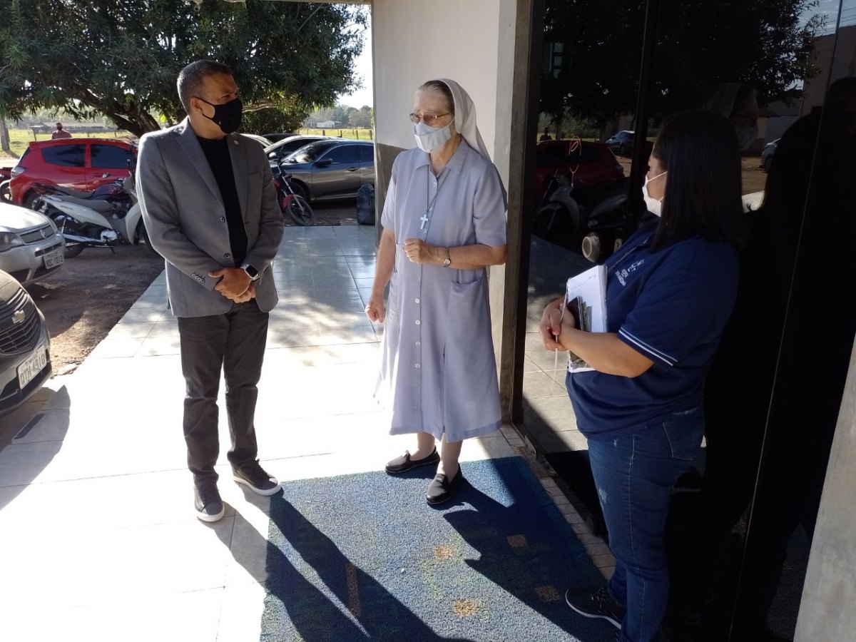 Deputado Alex Silva visita hospital Santa Marcelina
