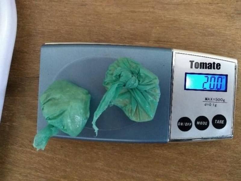 EM CATIVEIRO: Suspeito de tráfico de drogas, sitiante é preso com animais silvestres abatidos