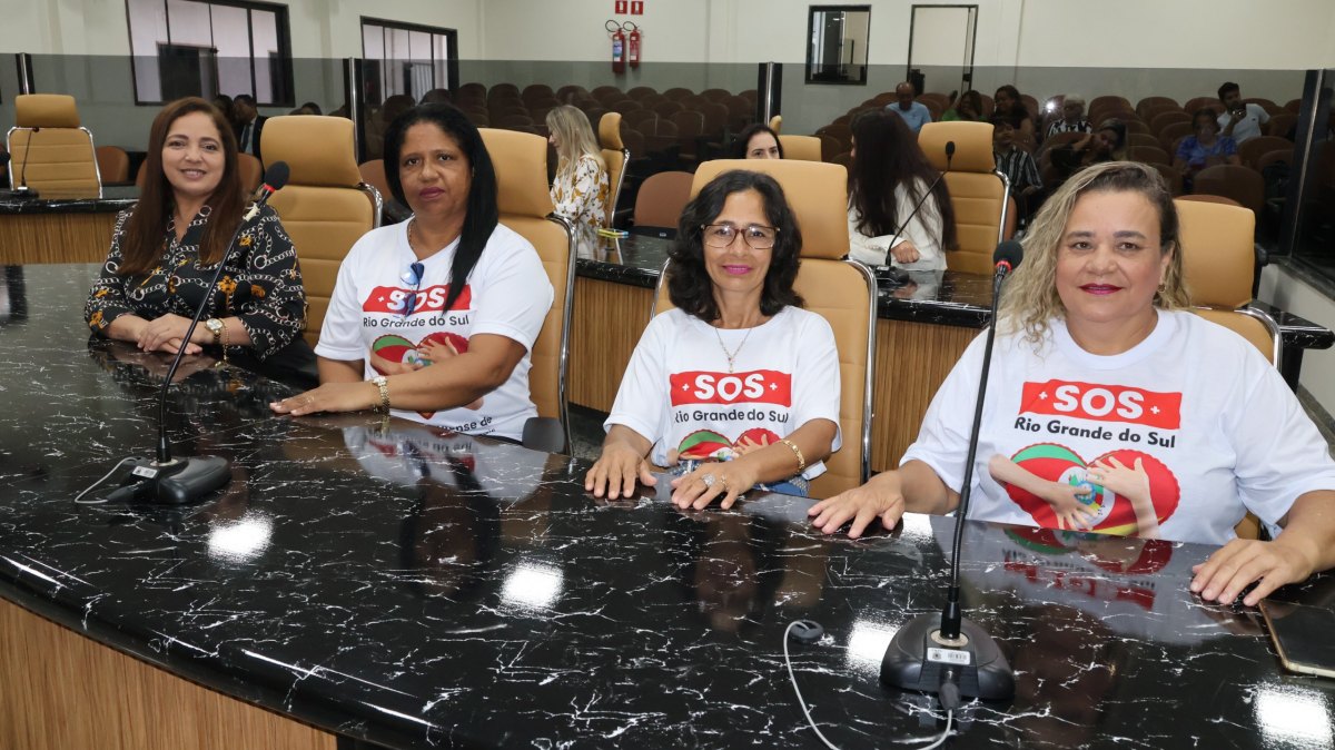 EDWILSON NEGREIROS: Vereador homenageia voluntários SOS RS e equipe do programa Faculdade da Prefeitura