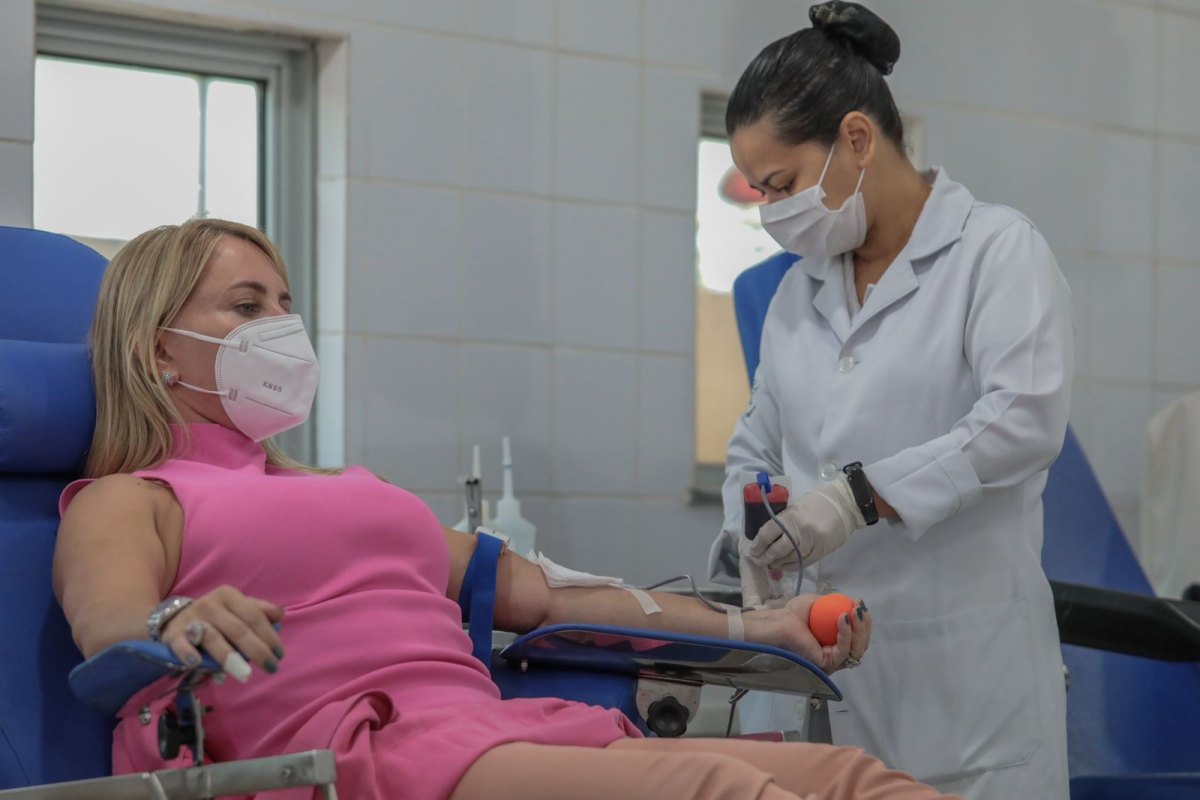 NA CAPITAL: Ieda Chaves faz doação de sangue e consegue doadores para a Fhemeron