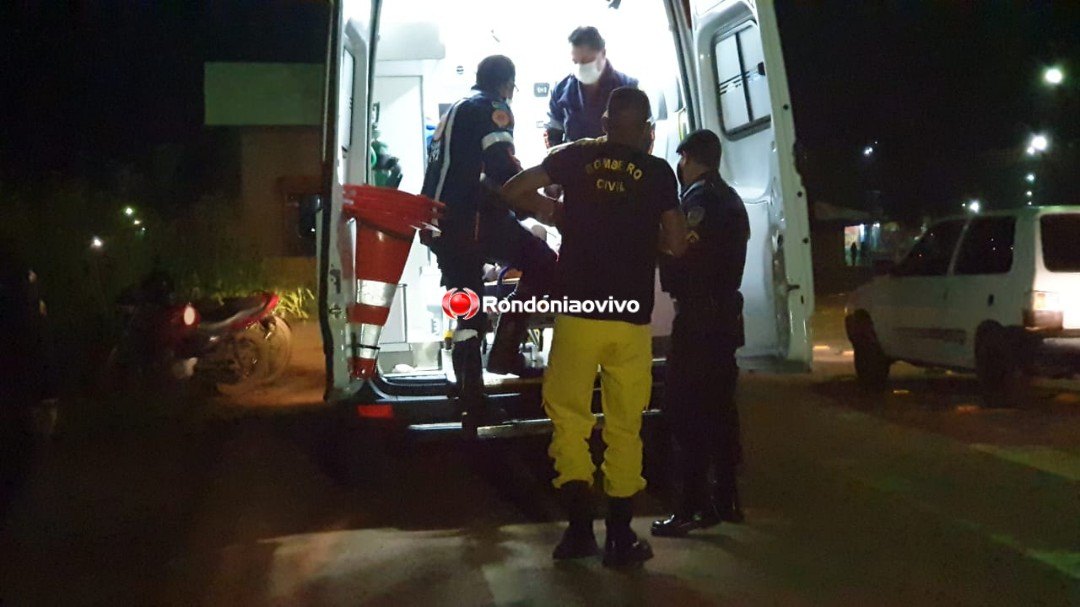 NA ROTATÓRIA: Casal fica gravemente ferido após ser atropelado por carro na zona Leste