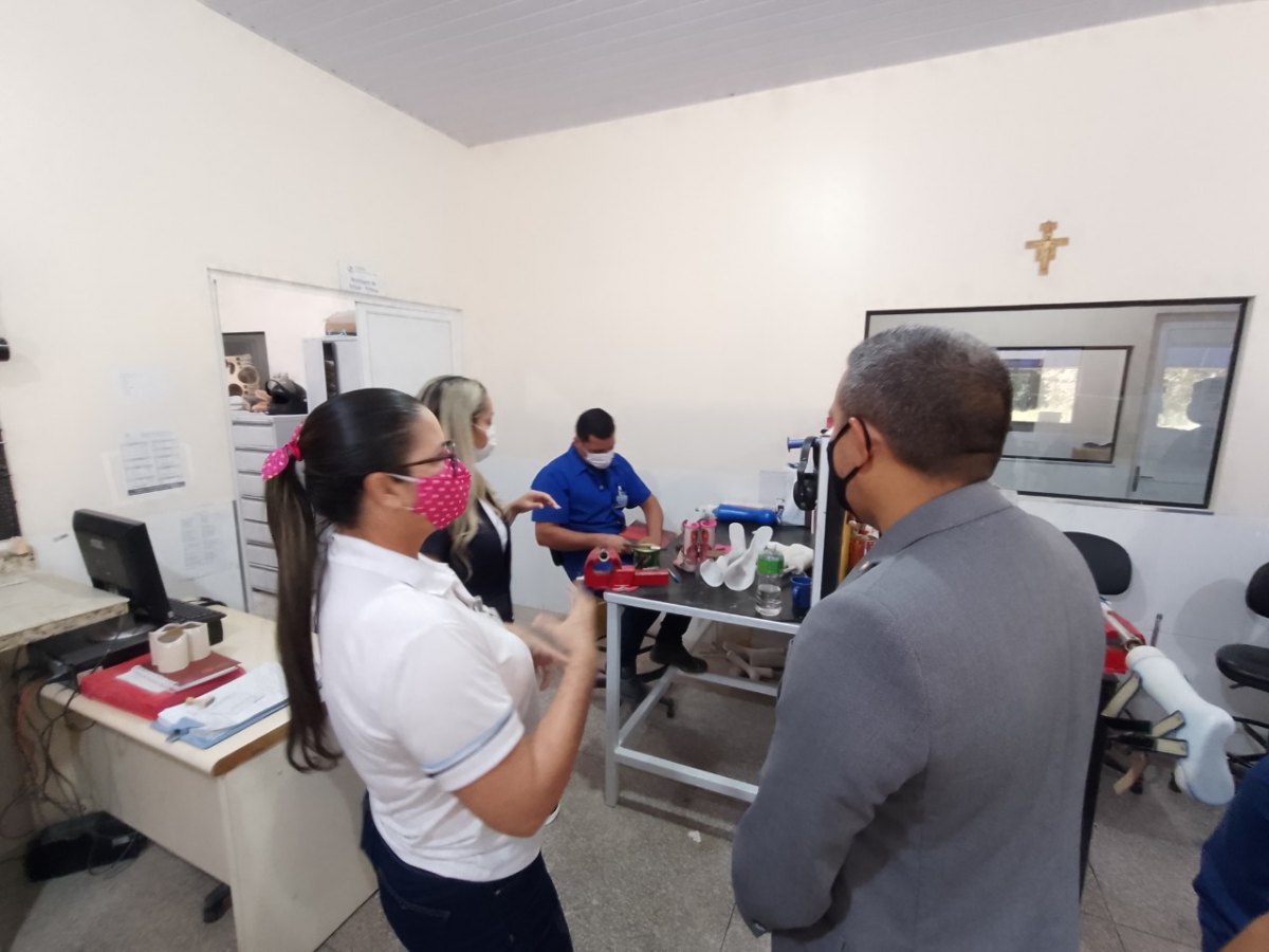 Deputado Alex Silva visita hospital Santa Marcelina
