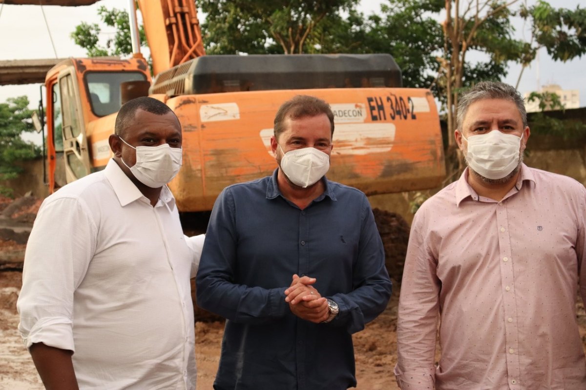 VISITA: Vanderlei Silva junto com Comissão de Vereadores inspeciona trabalho no Lagoa
