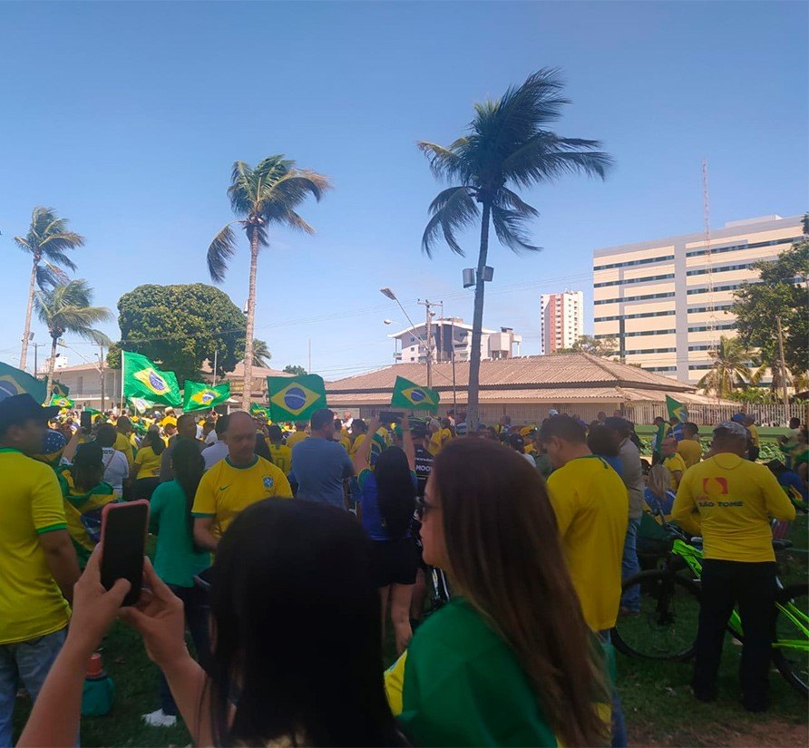 OMISSÃO OU CONIVÊNCIA: Ocupação de golpistas no campo da 17ª Brigada do Exército completa uma semana