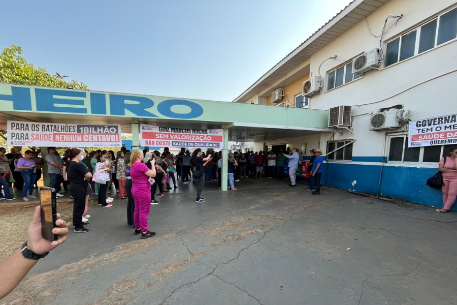 HOSPITAIS: Servidores da saúde estadual estão reunidos para decidir sobre paralisação
