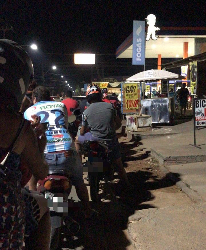 PÂNICO: Postos de combustíveis de Porto Velho ficam lotados após bloqueios na BR-364 em RO