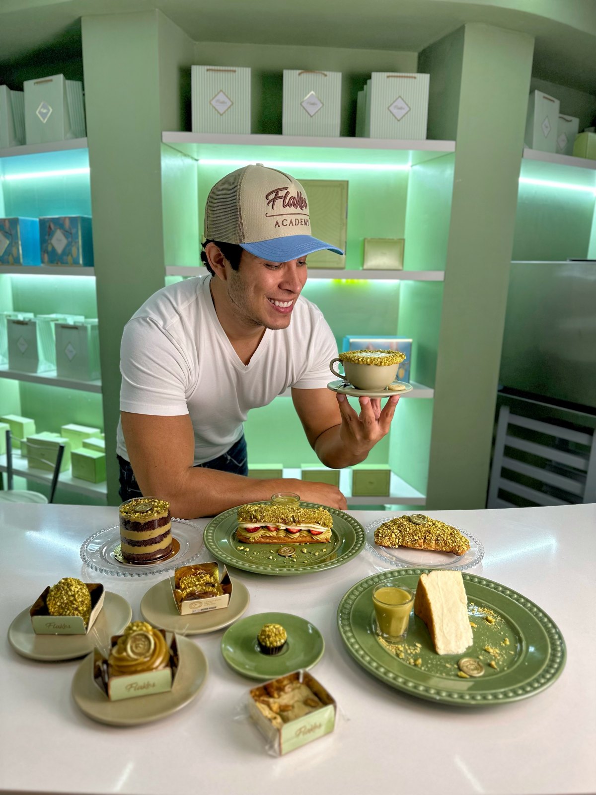 FLAKES: Rondoniense largou Medicina para virar confeiteiro e fez sucesso em SP