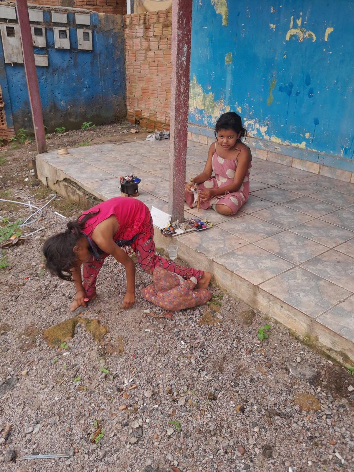 SOLIDARIEDADE: Família que mora em barraca em Porto Velho pede ajuda com roupas e alimentos