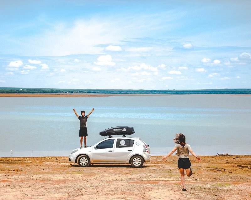 JORNALISTAS: Casal conhece todos os estados do Brasil de carro