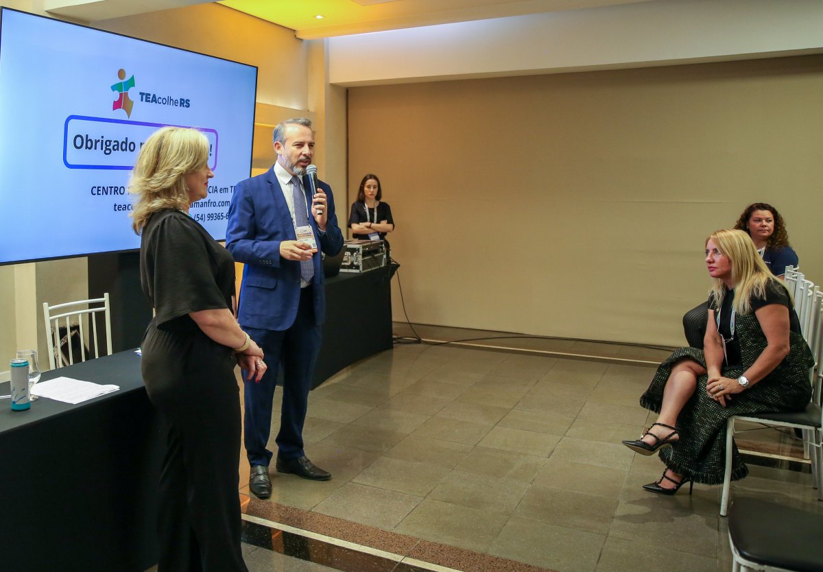 IEDA CHAVES: Deputada acompanha debates sobre IA e clima na 28ª Conferência da Unale 