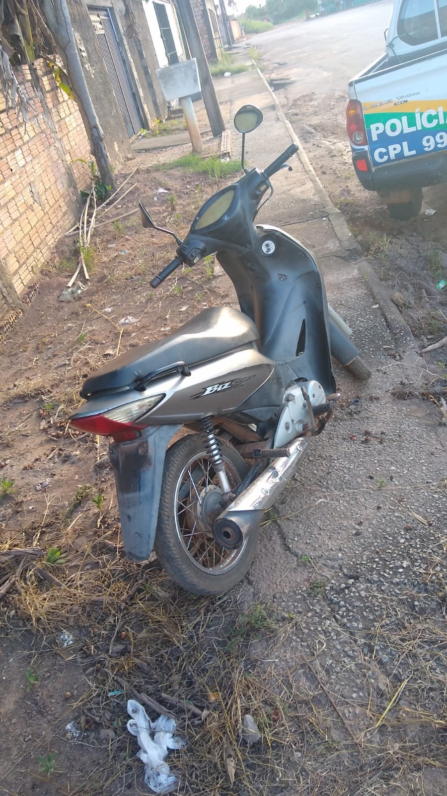 VEJA O VÍDEO: Assaltantes são filmados roubando carro de idoso na capital