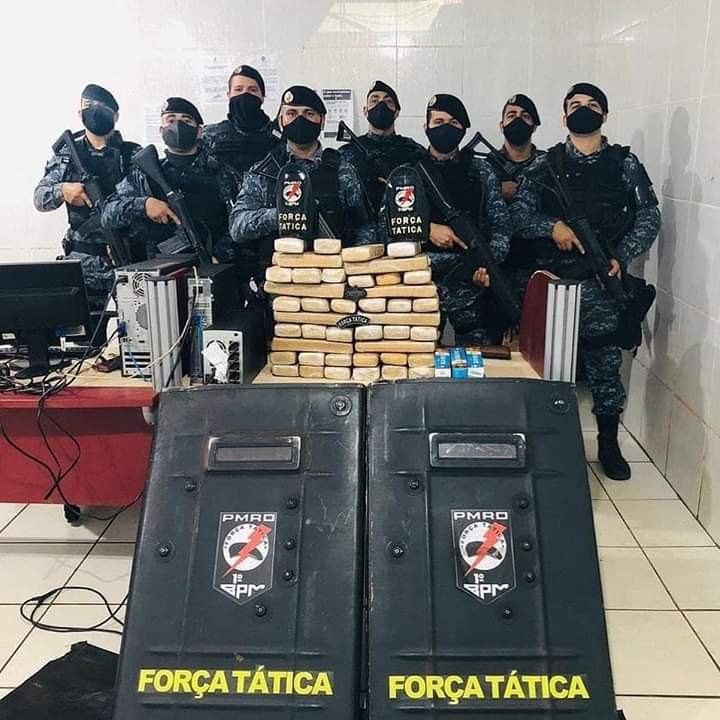 65 TABLETES: Mulheres são presas na BR-364 vindo do Paraguai com carro 'recheado' de drogas