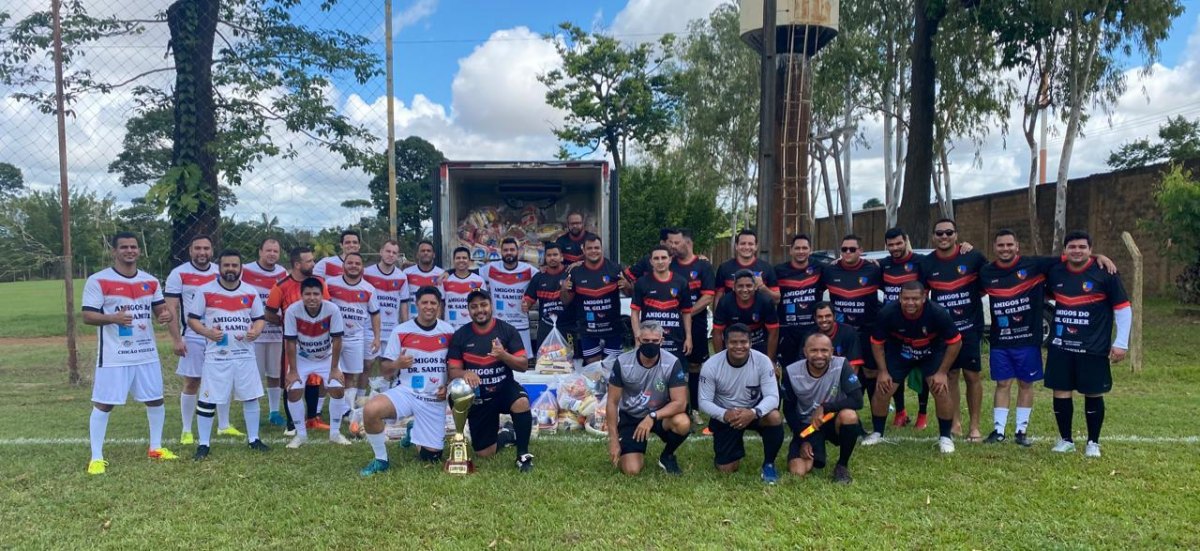 AÇÃO SOCIAL: Vereador eleito e médico realizam doação de várias cestas básicas na capital