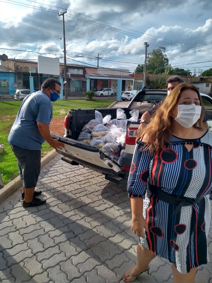 NATAL SOLIDÁRIO: Sindicato dos Peritos Criminais realiza doação de várias cestas básicas