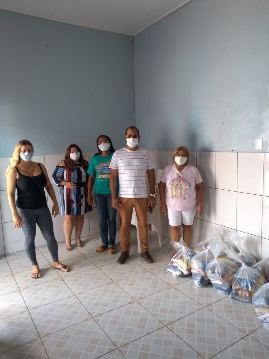 NATAL SOLIDÁRIO: Sindicato dos Peritos Criminais realiza doação de várias cestas básicas