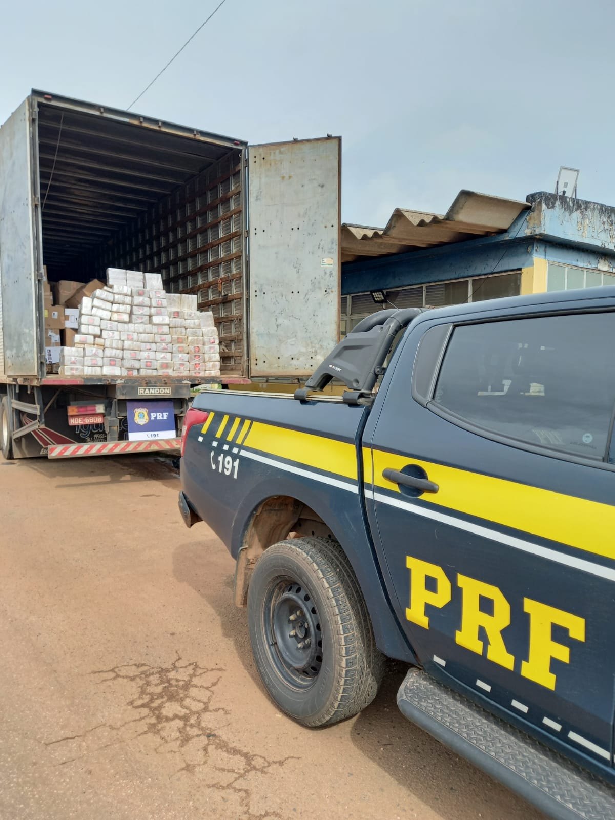 FISCALIZAÇÃO: PRF apreende quase meia tonelada de cocaína na BR-364