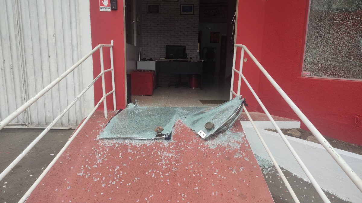CRIME: Jornal Rondoniaovivo é alvo de ataque a tiros durante a madrugada