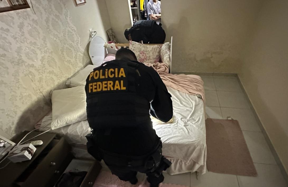 FUMUS DELICTI: Operação da PF mira quadrilha de contrabando de cigarros