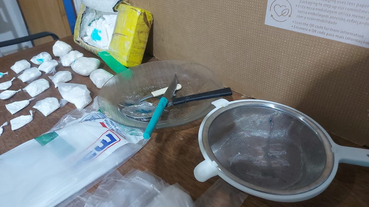 CASAL TRAFICANTE: Denarc prende mulher que vendia droga a mando do marido de dentro de presídio 