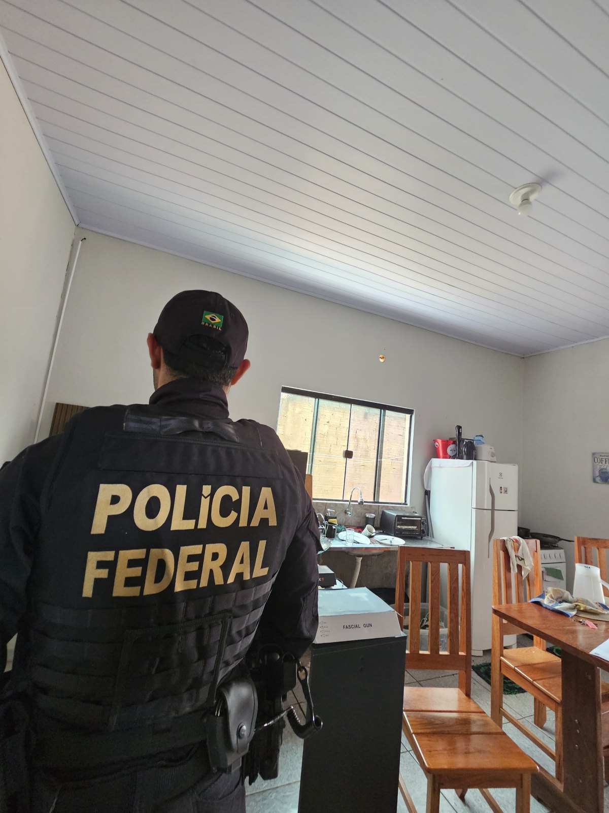 RED FLOOR: Operação da PF prende acusado de armazenar imagens de abuso infantil 