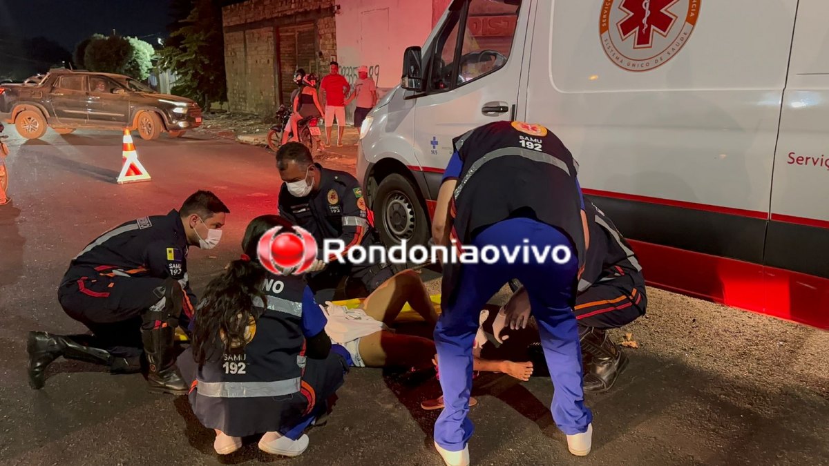 URGENTE: Passageira de moto sofre grave fratura após colisão; piloto é preso com drogas 