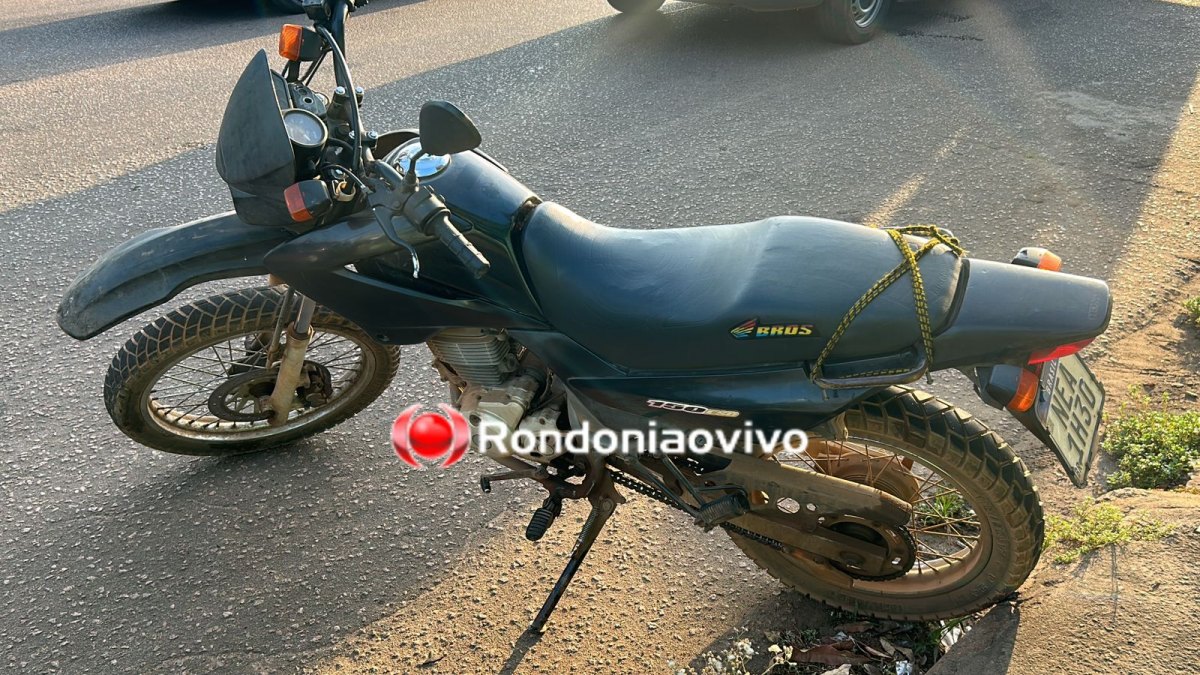 VÍDEO: Mulher em moto sofre fratura após bater na traseira de carro