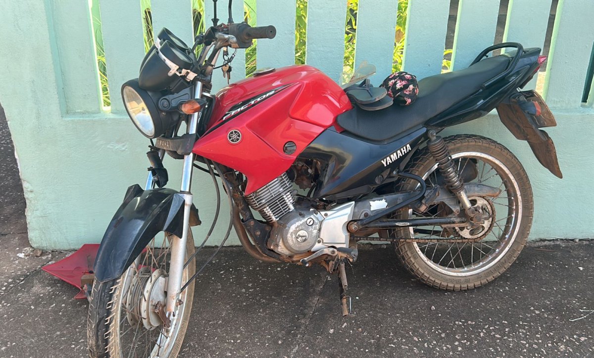 VÍDEO: Idoso sofre grave acidente ao avançar preferencial e bater em carro de App